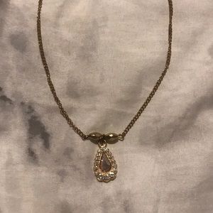 ✨dangling gold choker